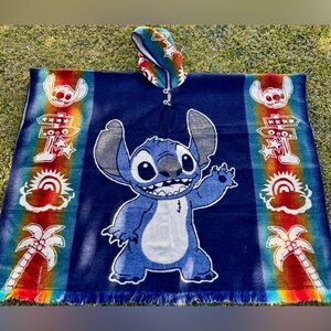 Alpaca Stitch poncho, adult size,hooded,unisex, made in Ecuador.